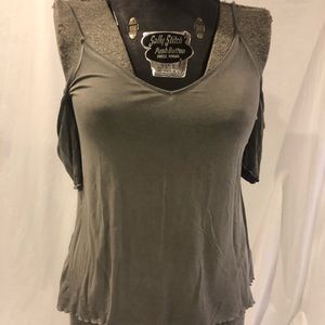 Soft & sexy AEO tee!